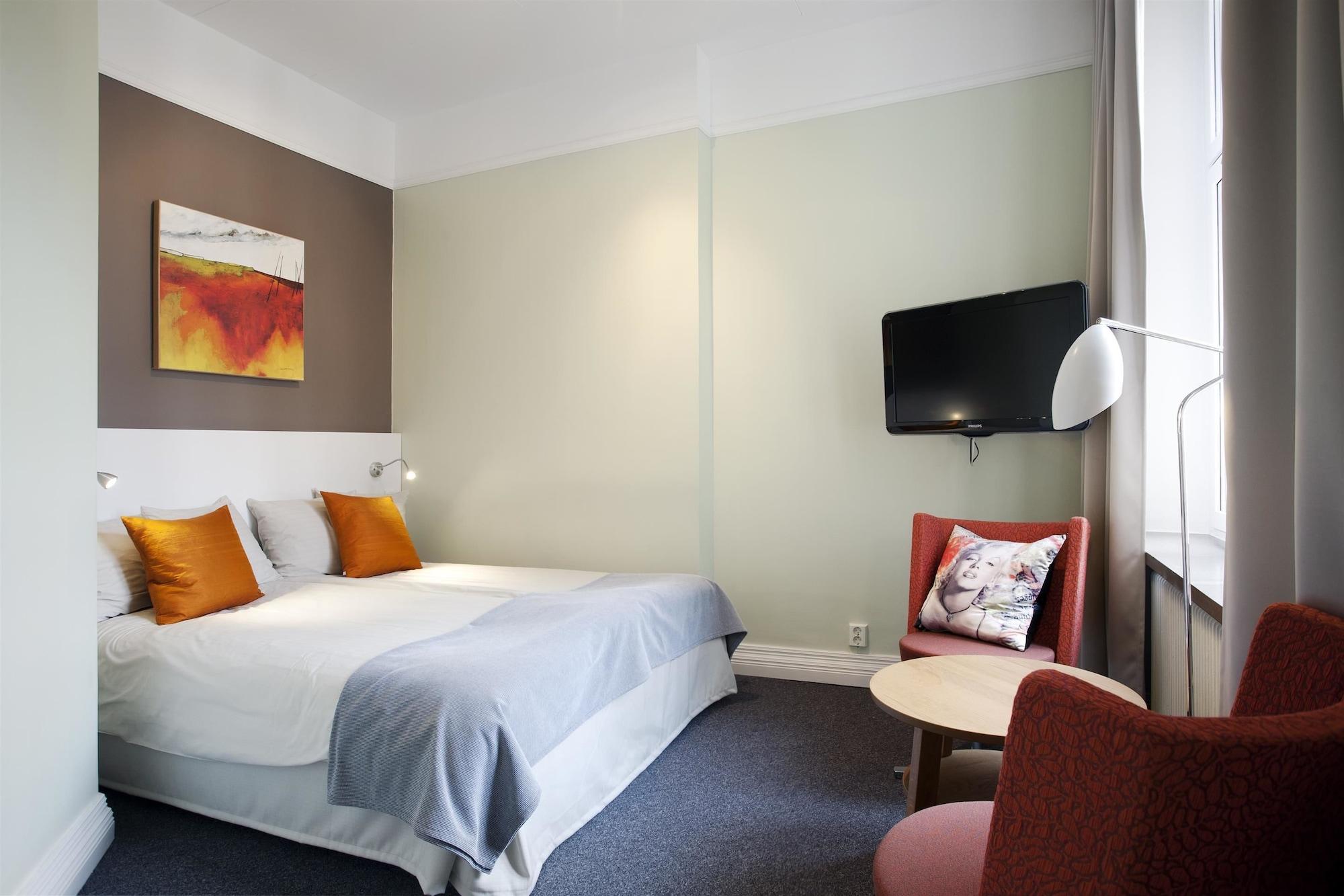 Hotel Oerebro Luaran gambar