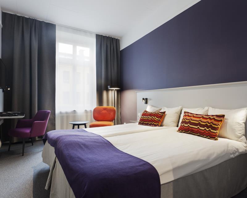 Hotel Oerebro Bilik gambar